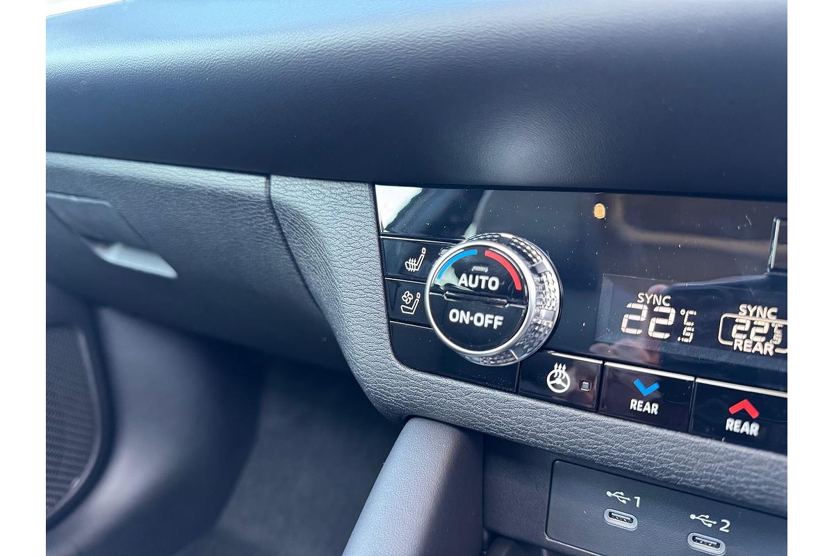 2025 Mitsubishi Outlander Exceed ZM