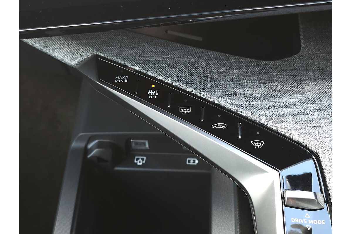 2025 Peugeot 3008 GT Premium Hybrid P64