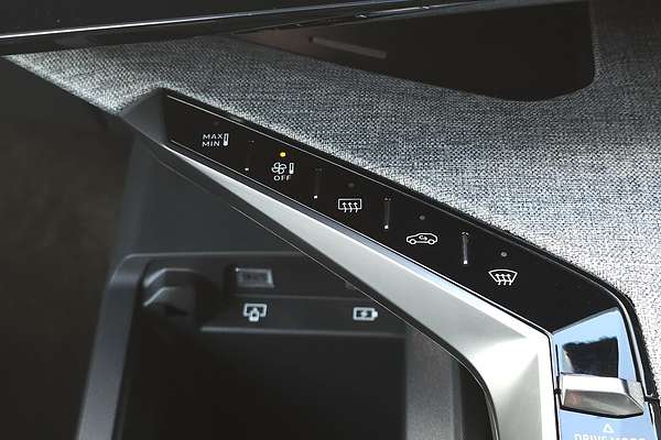 2025 Peugeot 3008 GT Premium Hybrid P64