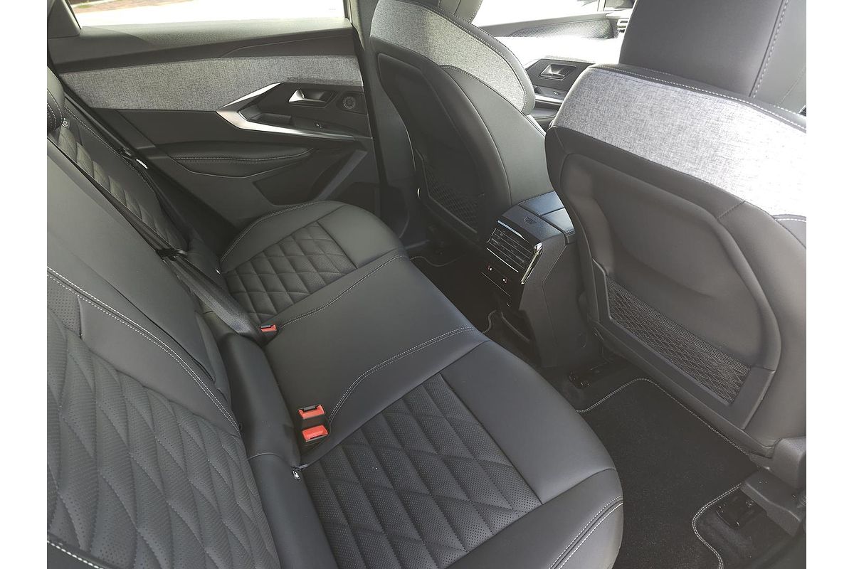 2025 Peugeot 3008 GT Premium Hybrid P64