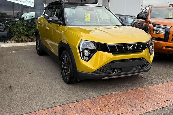 2025 Mahindra XUV3XO AX7L
