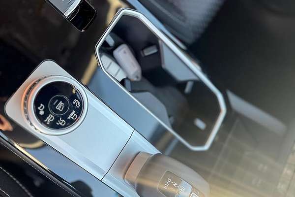 2025 Mitsubishi Outlander LS ZM
