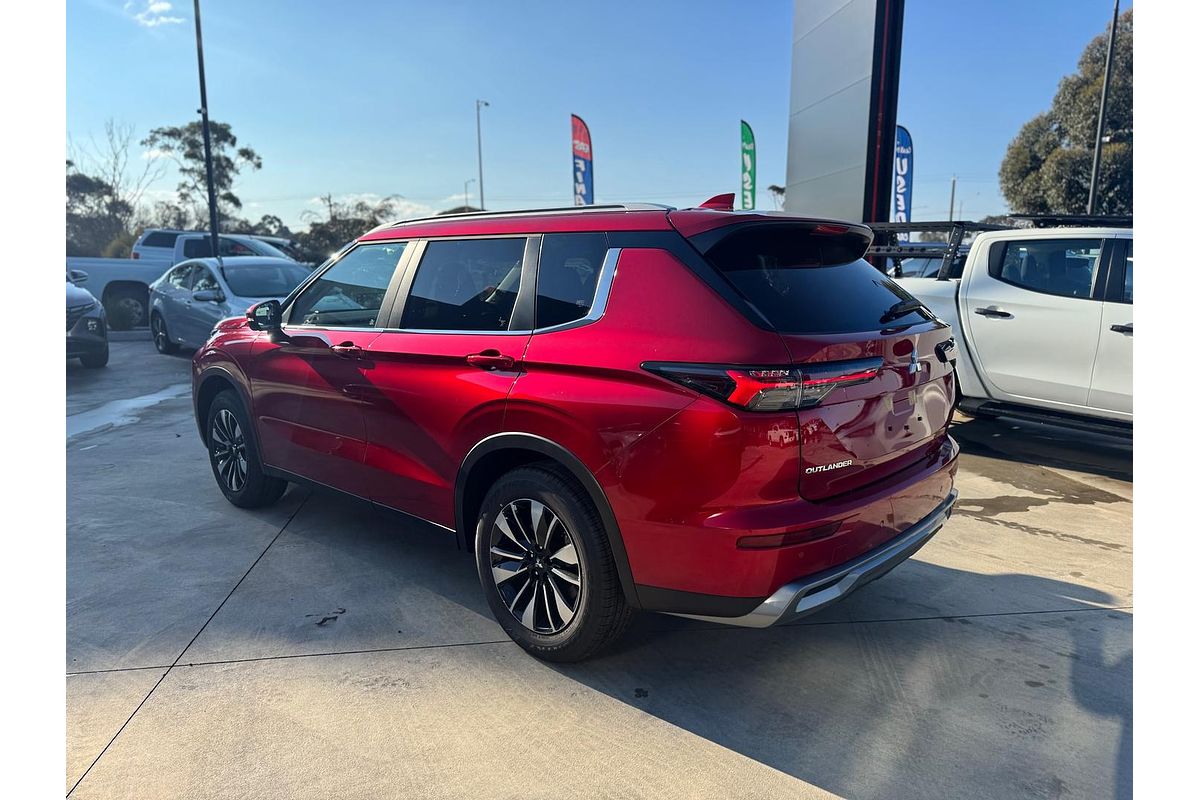 2025 Mitsubishi Outlander LS ZM