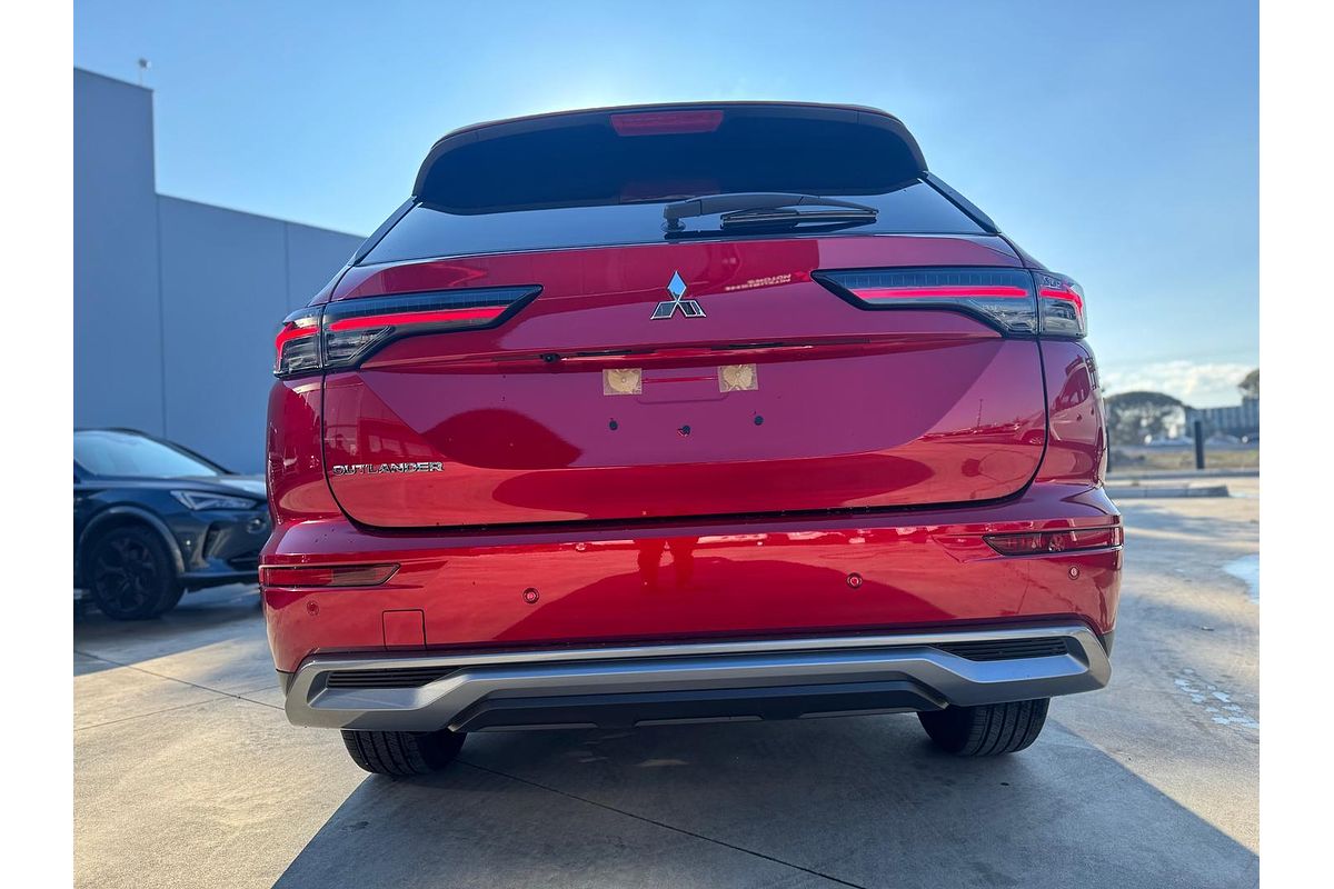 2025 Mitsubishi Outlander LS ZM