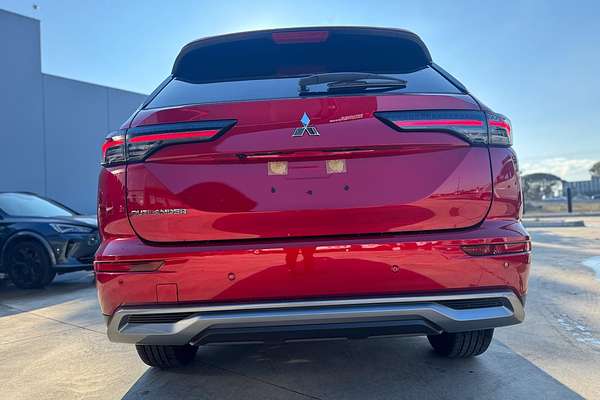 2025 Mitsubishi Outlander LS ZM