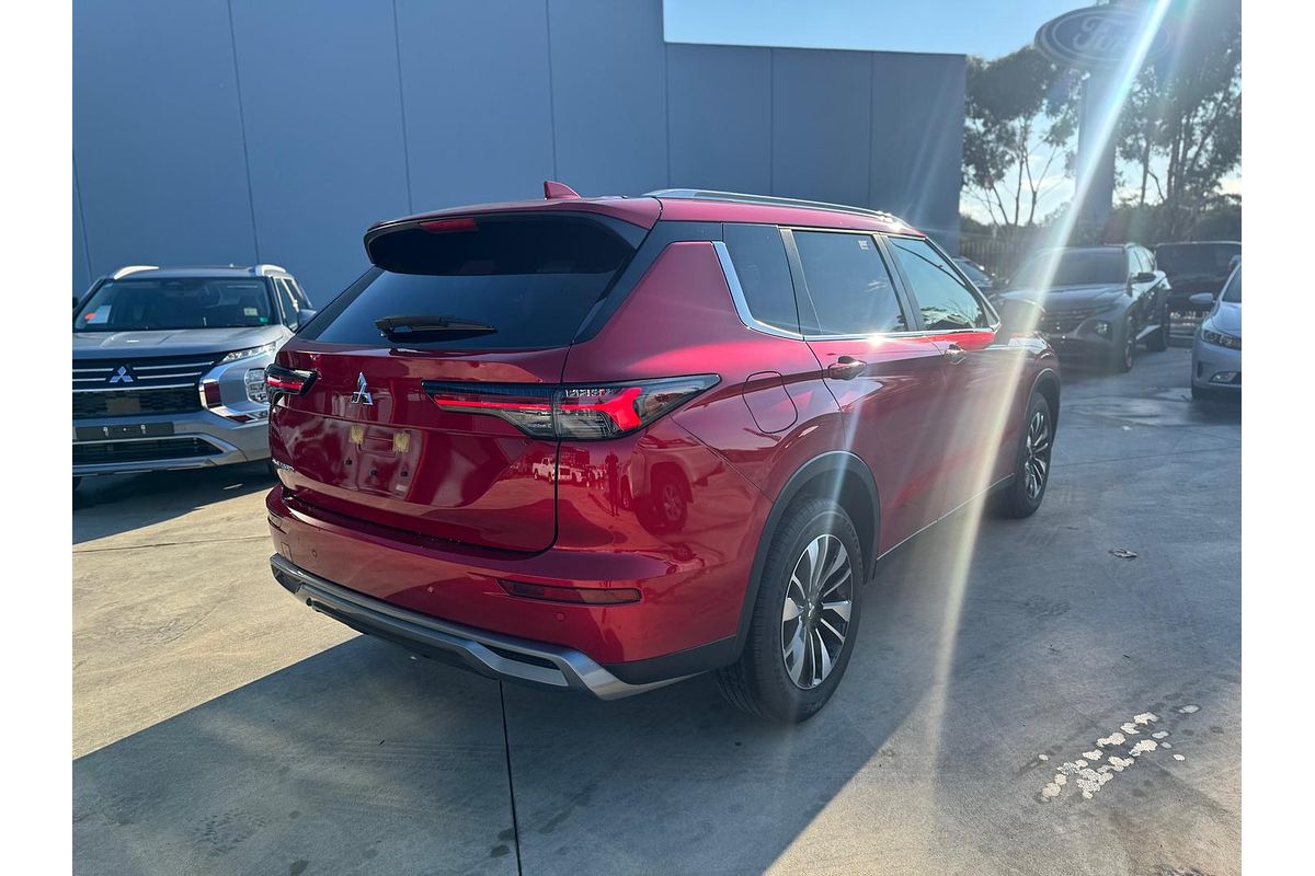 2025 Mitsubishi Outlander LS ZM