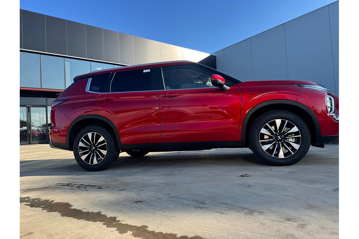 2025 Mitsubishi Outlander LS ZM