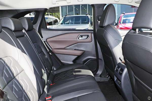 2025 Nissan QASHQAI Ti J12