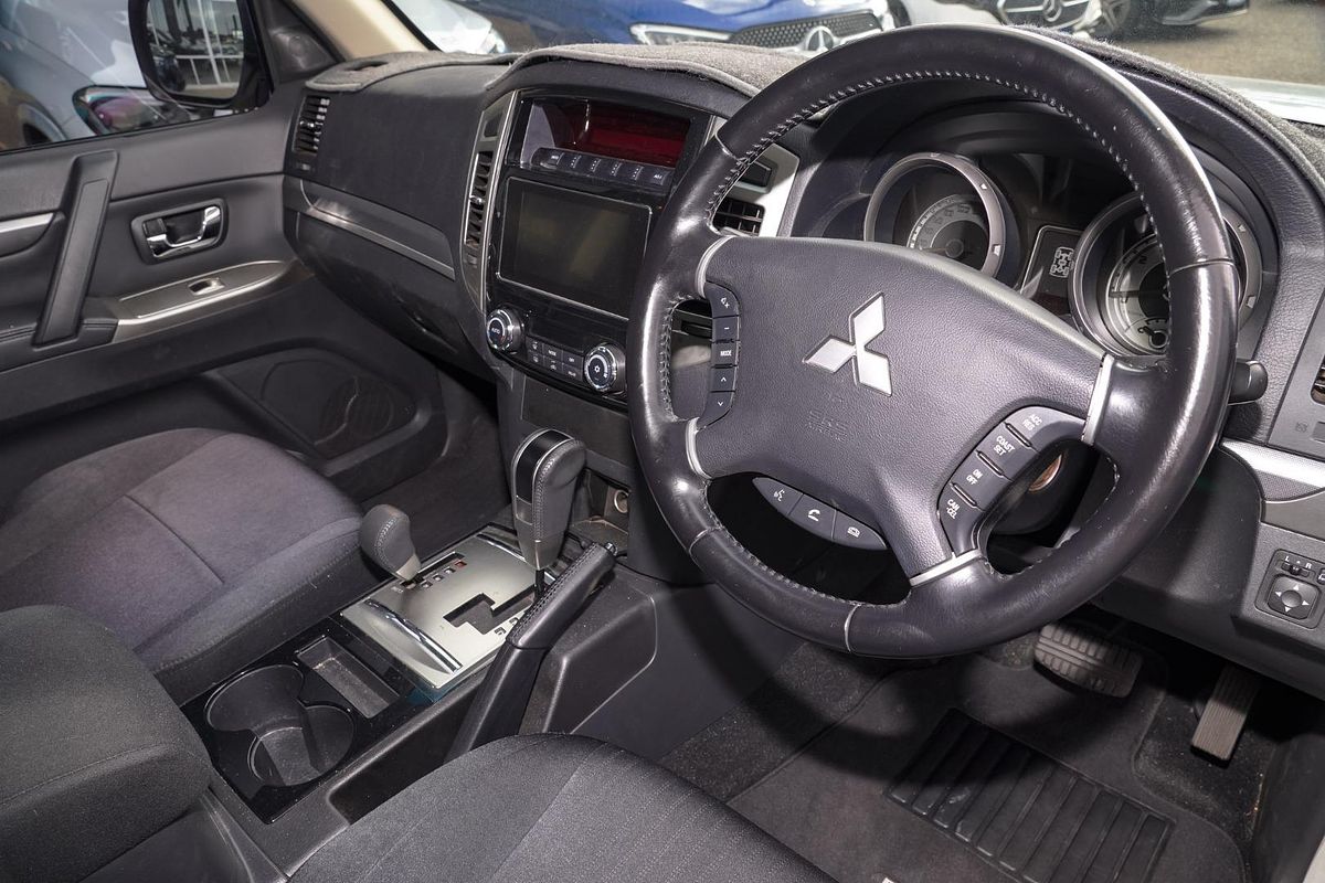 2017 Mitsubishi Pajero GLX NX