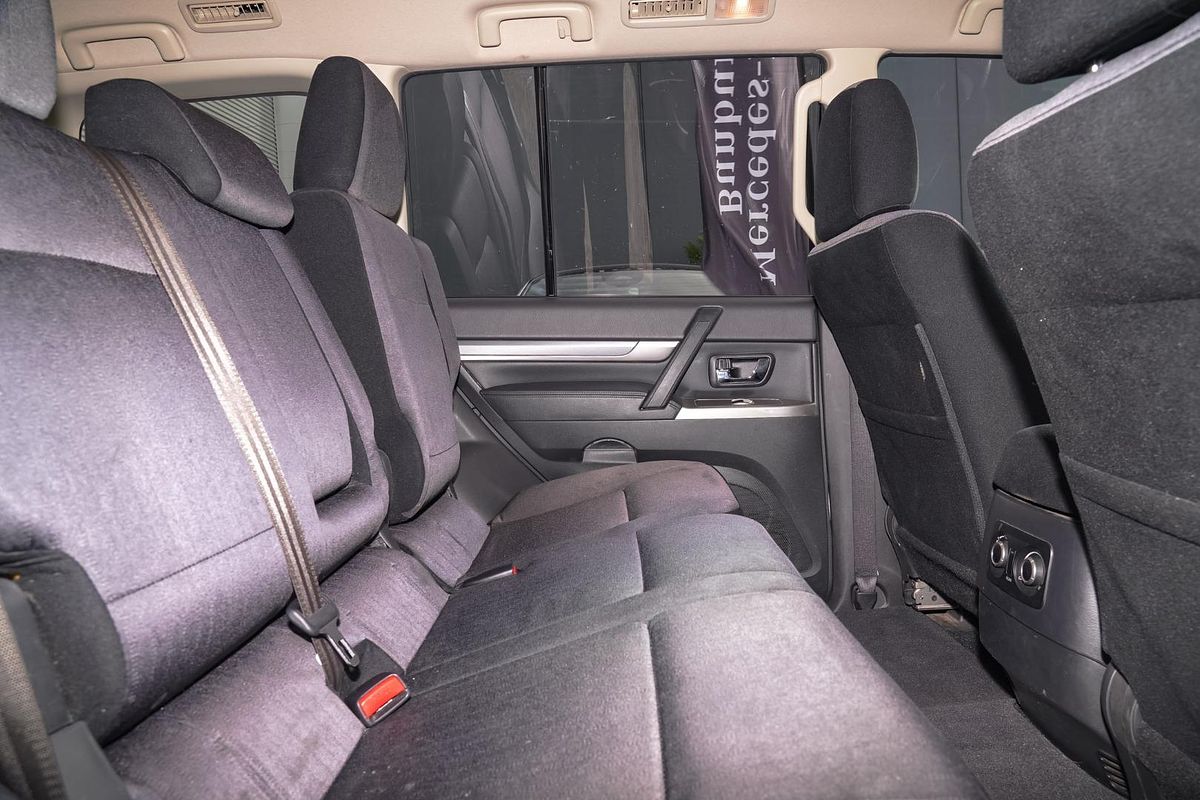 2017 Mitsubishi Pajero GLX NX