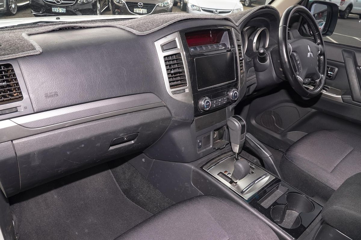 2017 Mitsubishi Pajero GLX NX