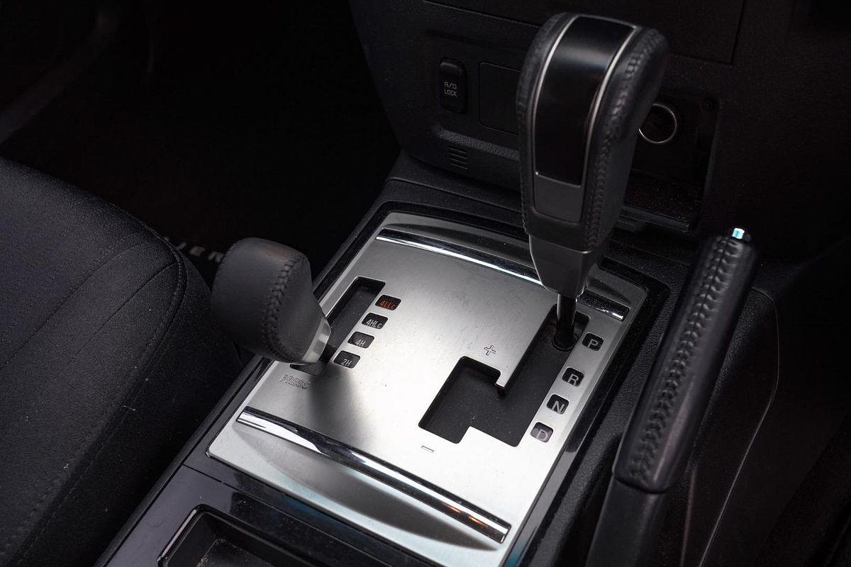 2017 Mitsubishi Pajero GLX NX