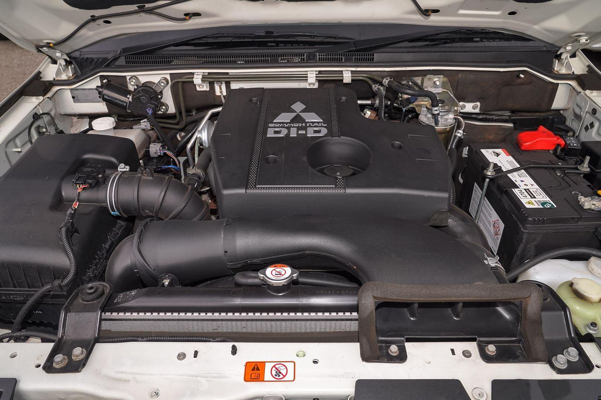2017 Mitsubishi Pajero GLX NX