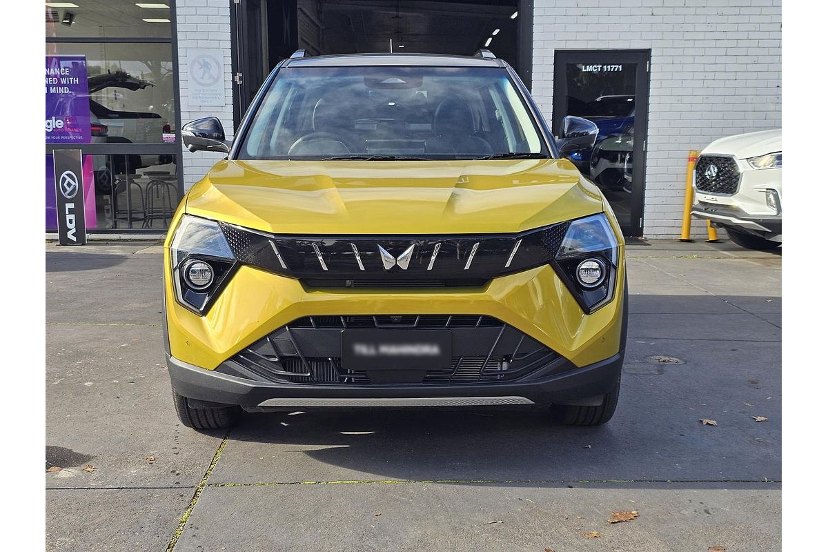 2025 Mahindra XUV3XO AX7L