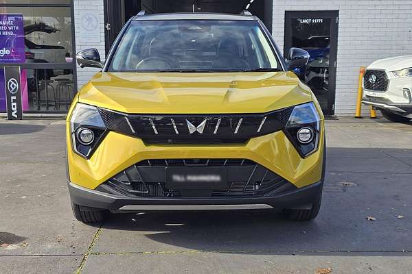 2025 Mahindra XUV3XO AX7L