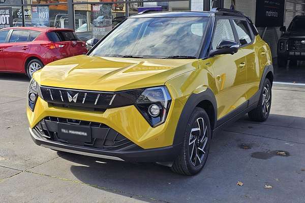 2025 Mahindra XUV3XO AX7L