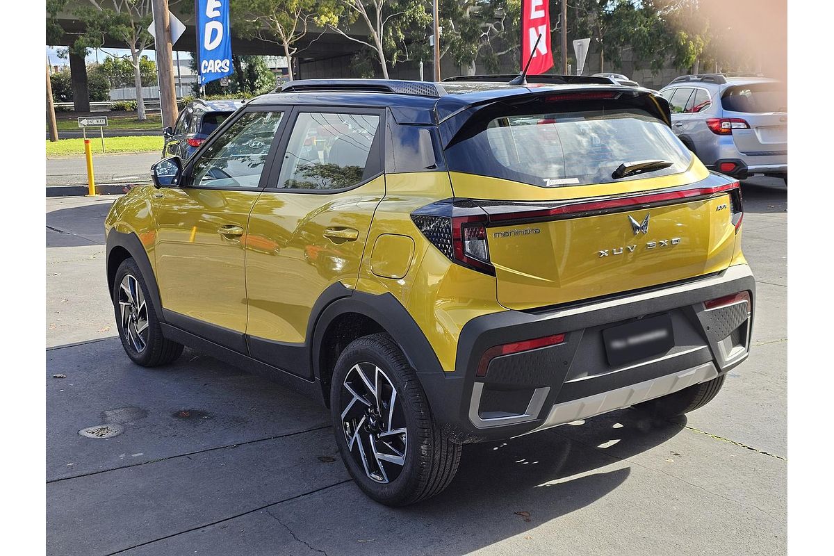 2025 Mahindra XUV3XO AX7L