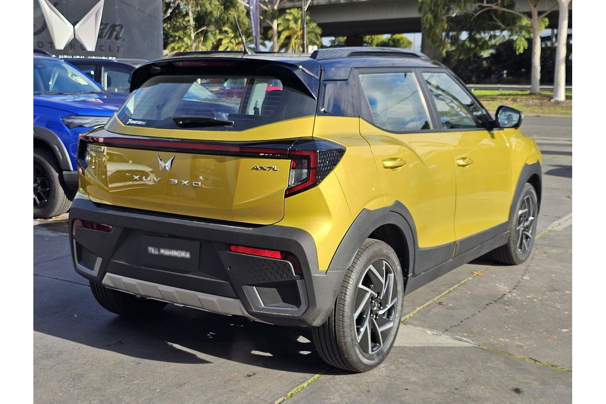 2025 Mahindra XUV3XO AX7L