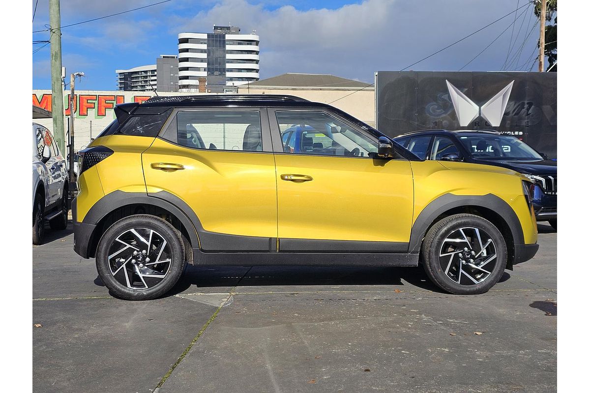 2025 Mahindra XUV3XO AX7L