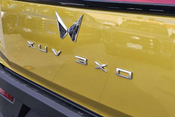 2025 Mahindra XUV3XO AX7L
