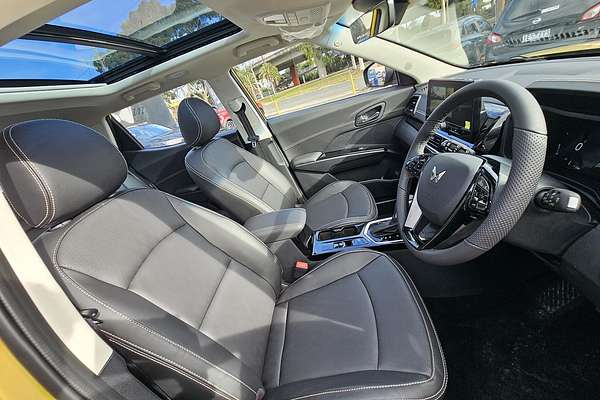 2025 Mahindra XUV3XO AX7L