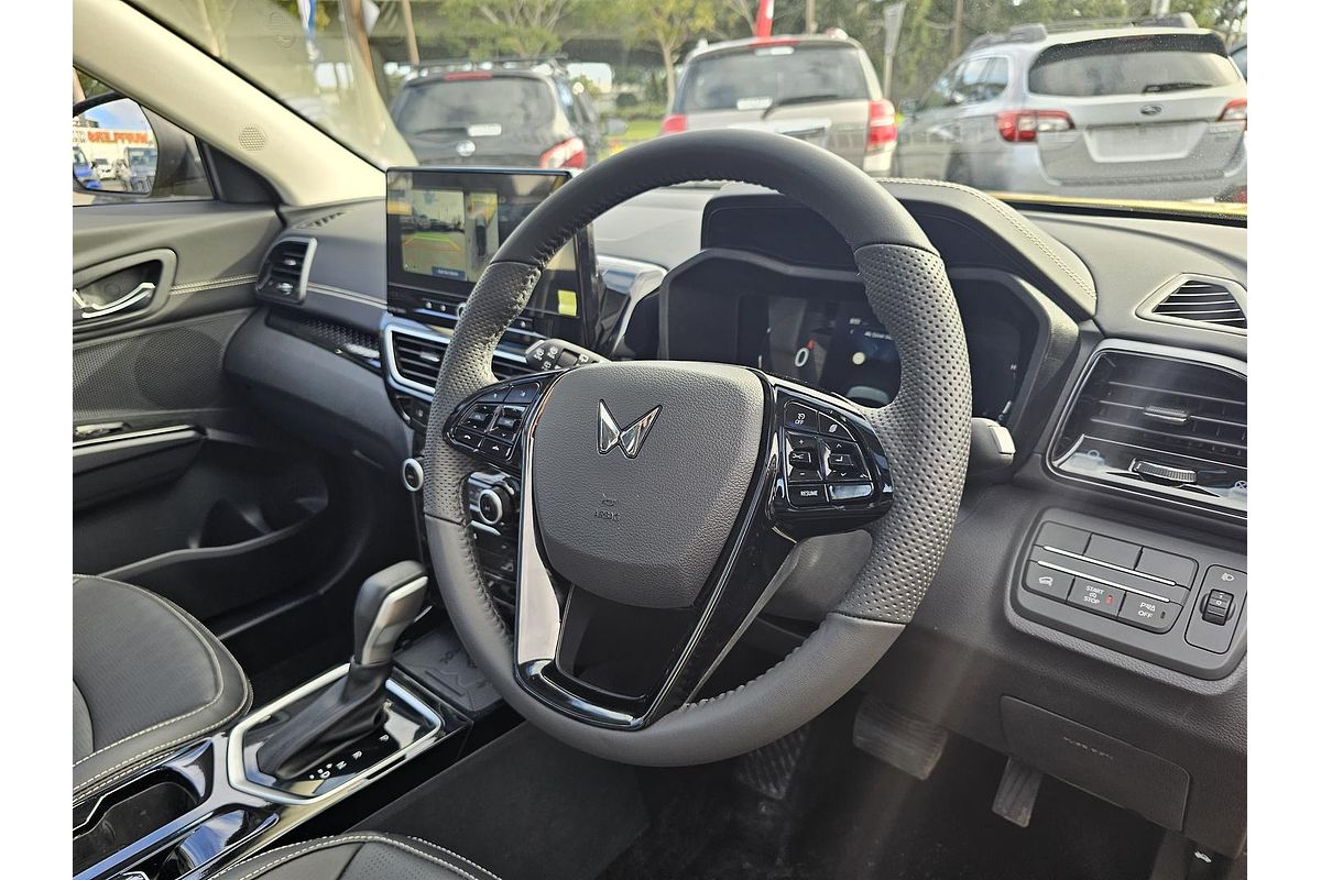 2025 Mahindra XUV3XO AX7L