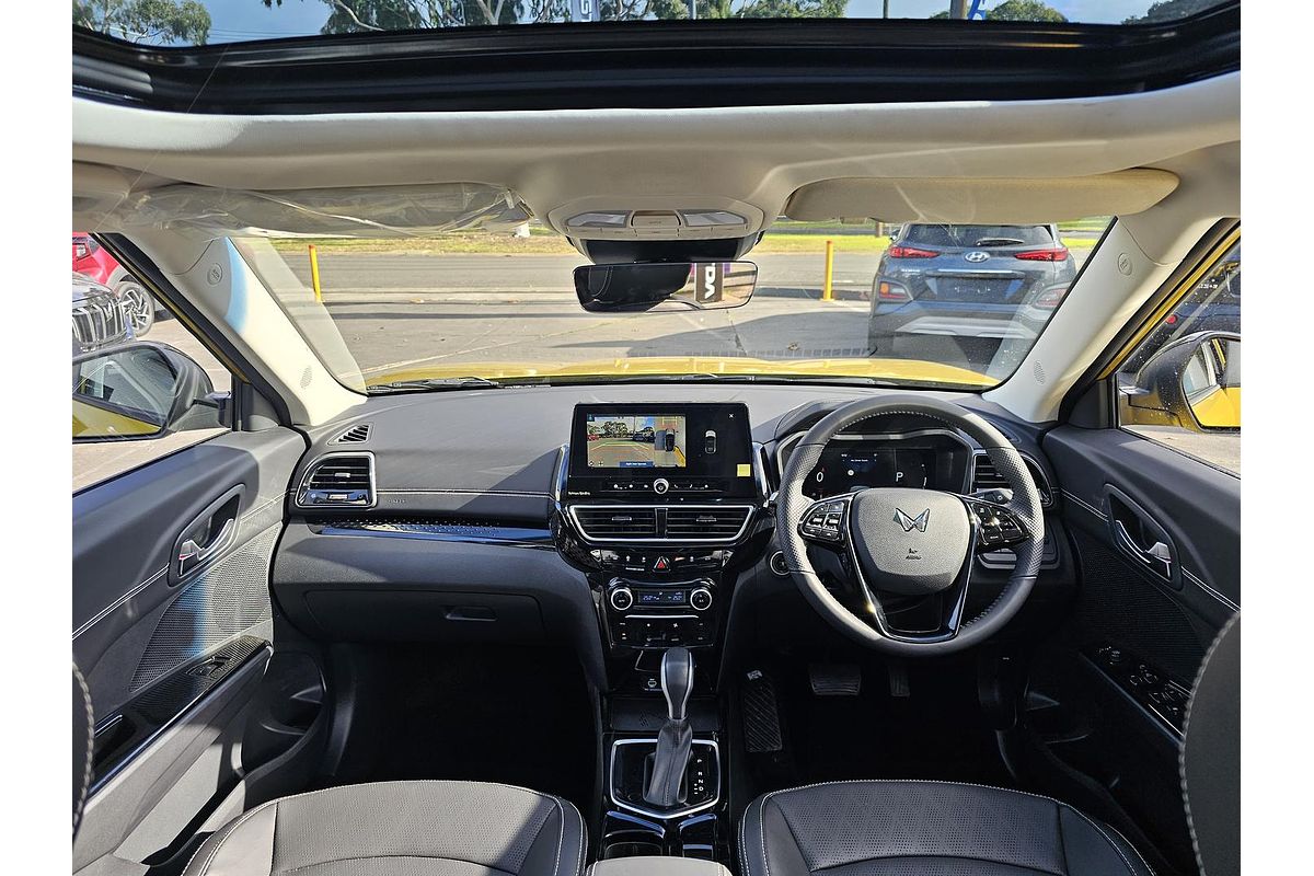 2025 Mahindra XUV3XO AX7L