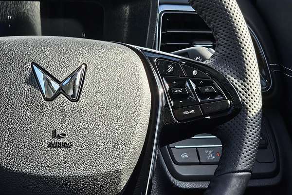 2025 Mahindra XUV3XO AX7L