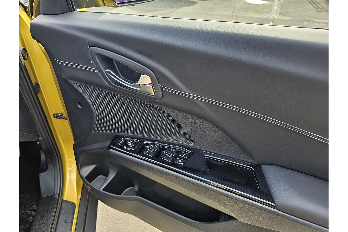 2025 Mahindra XUV3XO AX7L