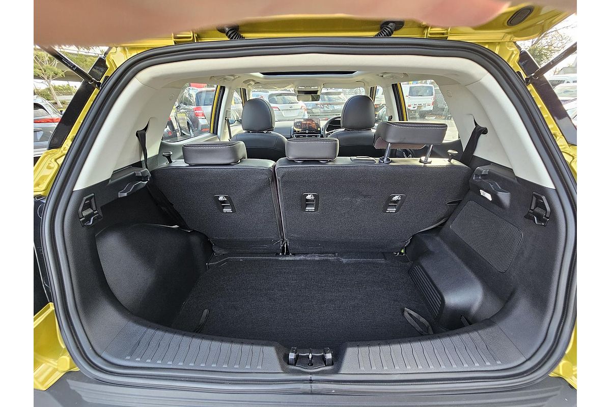 2025 Mahindra XUV3XO AX7L