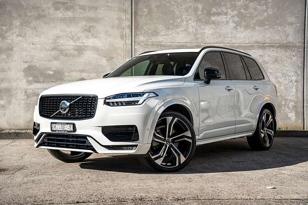 2022 Volvo XC90 B6 R-Design