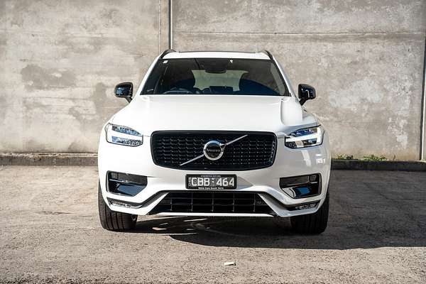2022 Volvo XC90 B6 R-Design