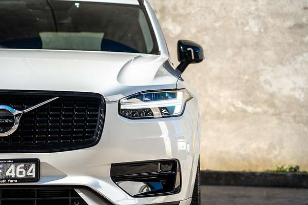 2022 Volvo XC90 B6 R-Design