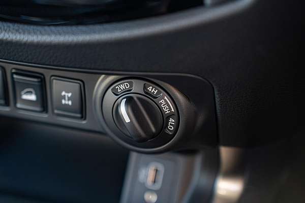 2024 Nissan Navara ST D23 4X4