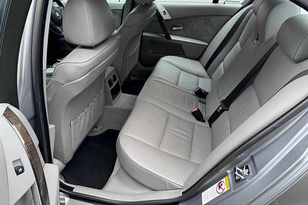2005 BMW 5 Series 530i E60