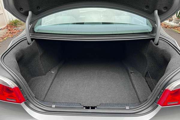 2005 BMW 5 Series 530i E60