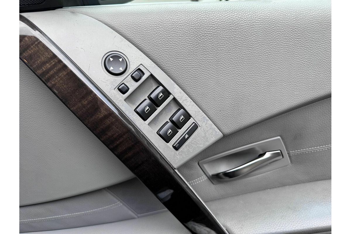 2005 BMW 5 Series 530i E60