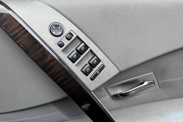 2005 BMW 5 Series 530i E60