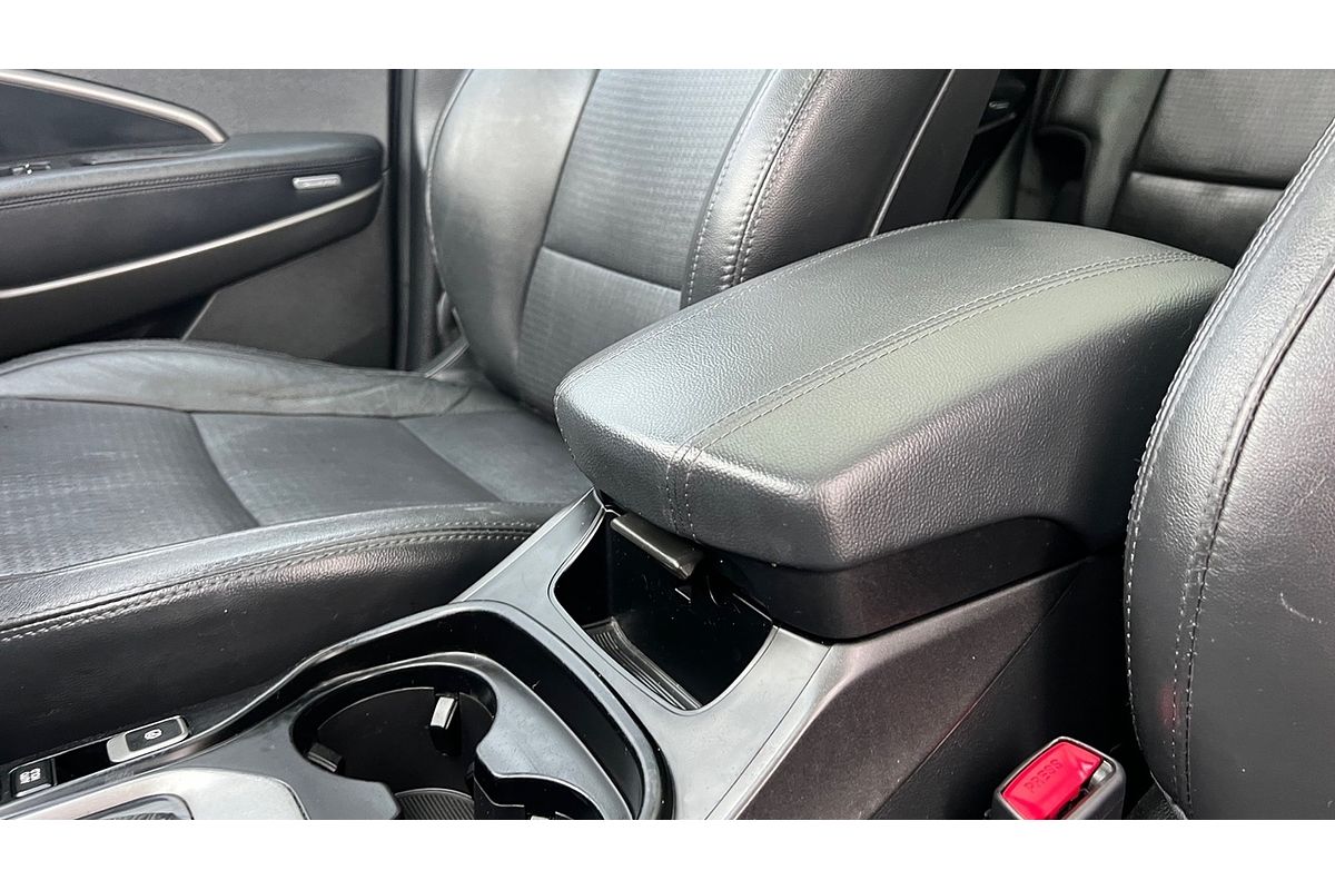2013 Hyundai Santa Fe Highlander DM