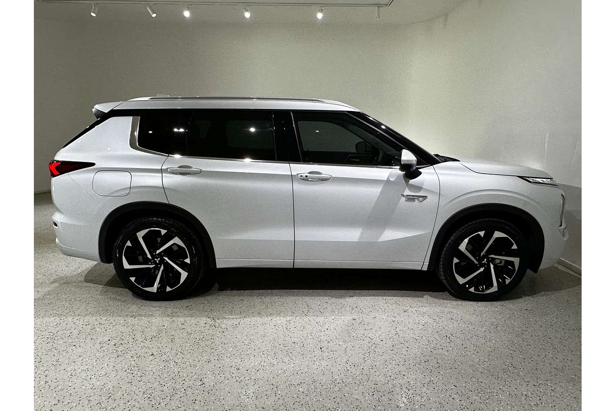 2023 Mitsubishi Outlander PHEV Exceed ZM