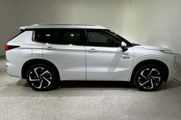 2023 Mitsubishi Outlander PHEV Exceed ZM