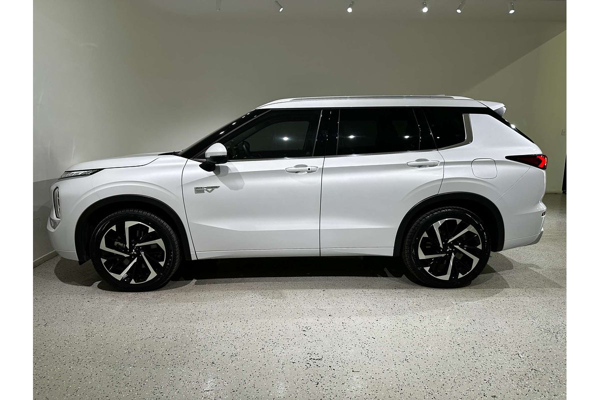 2023 Mitsubishi Outlander PHEV Exceed ZM