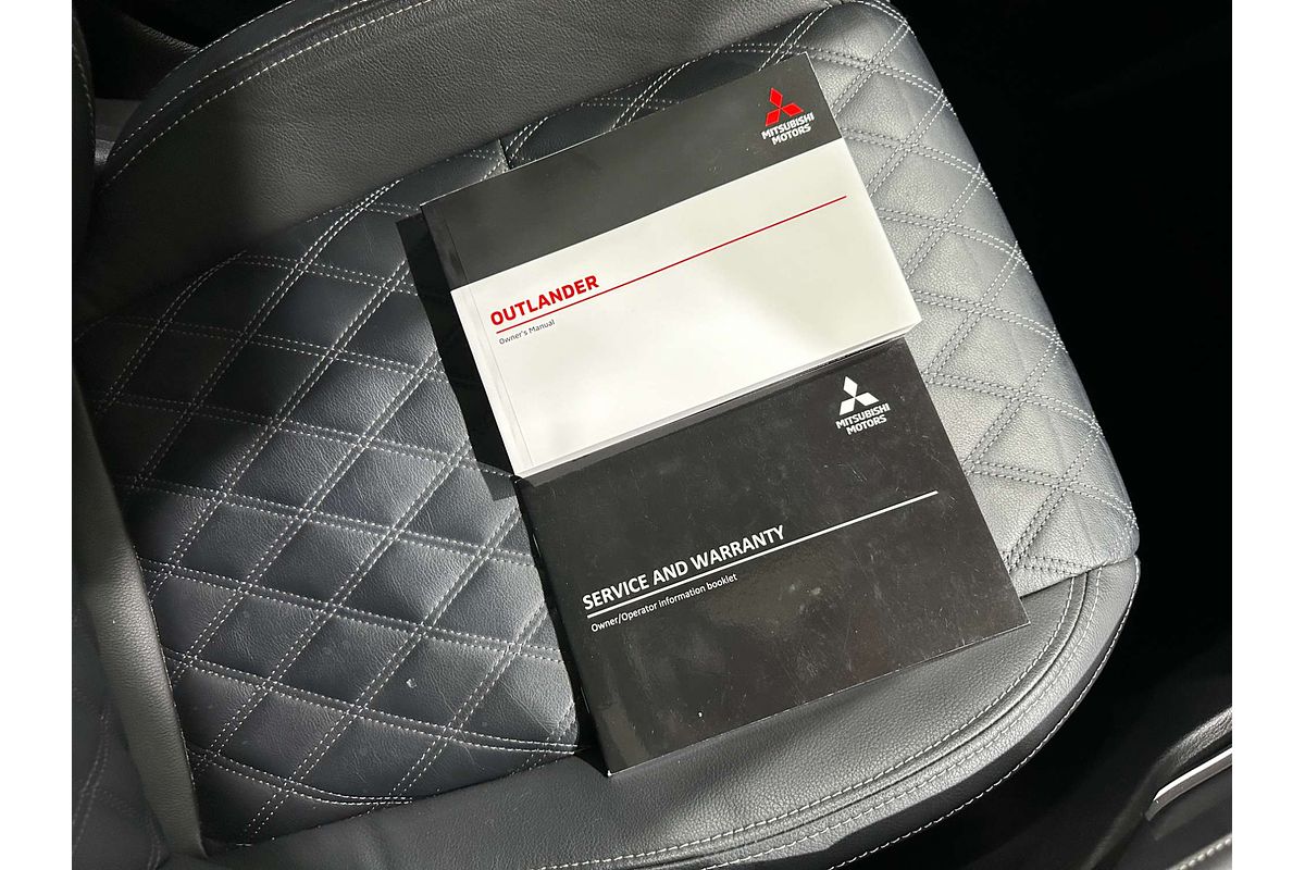 2023 Mitsubishi Outlander PHEV Exceed ZM