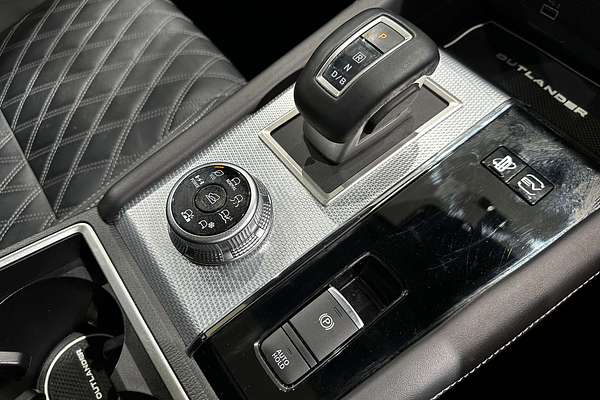 2023 Mitsubishi Outlander PHEV Exceed ZM