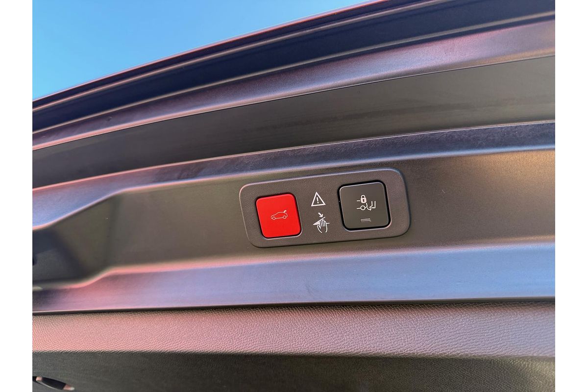 2023 Peugeot 5008 GT Sport P87