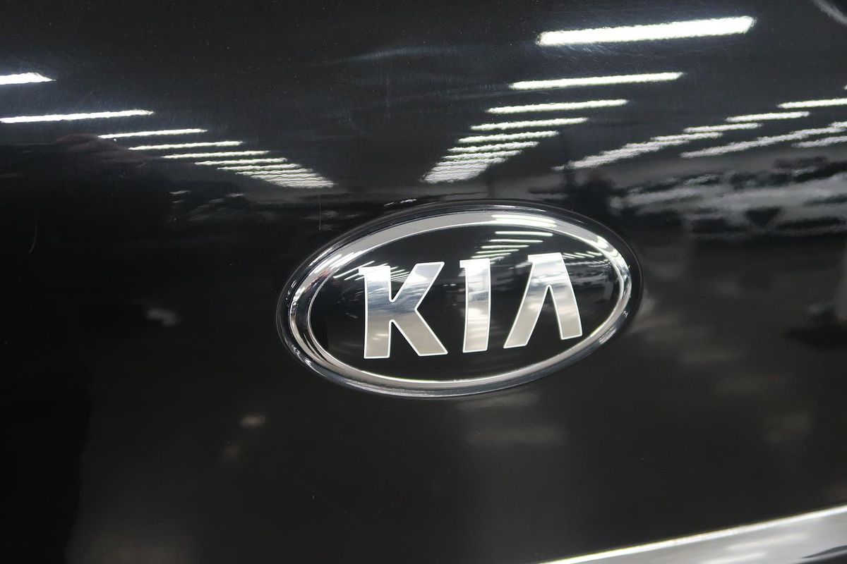 2015 Kia Carnival SLi YP
