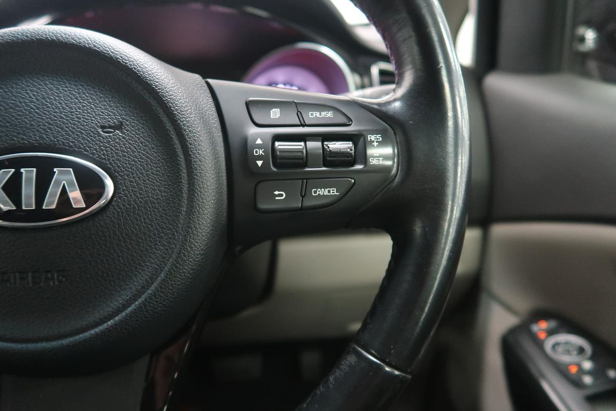 2015 Kia Carnival SLi YP