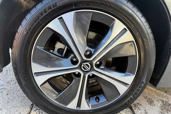 2020 Nissan LEAF ZE1