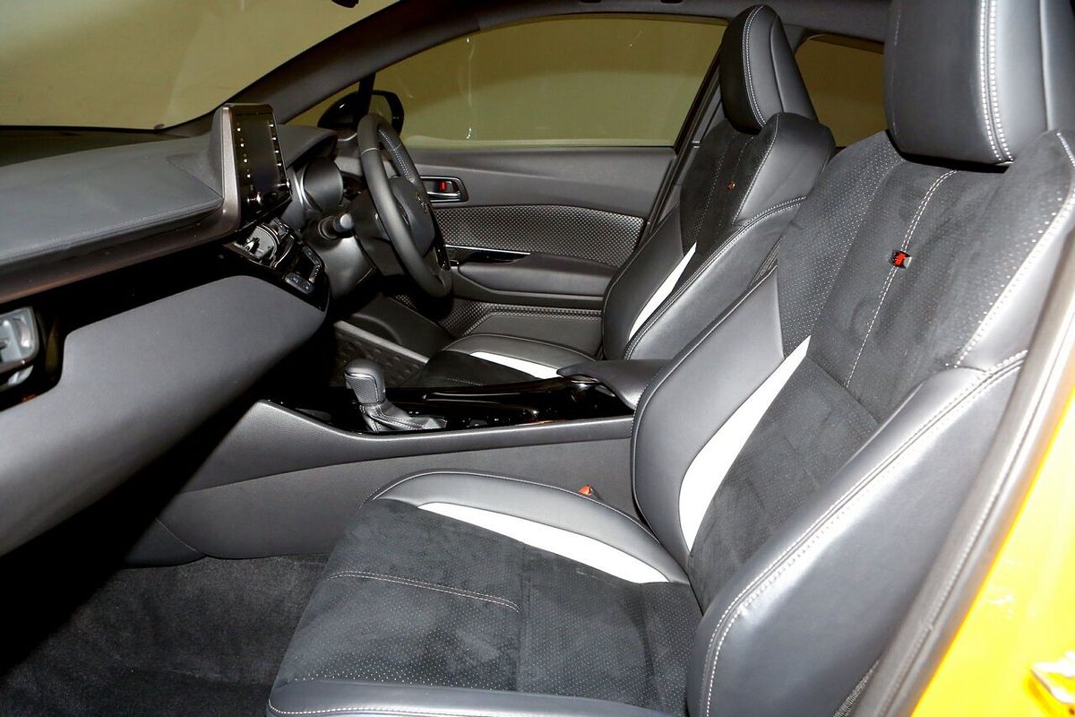 2023 Toyota C-HR GR Sport ZYX10R