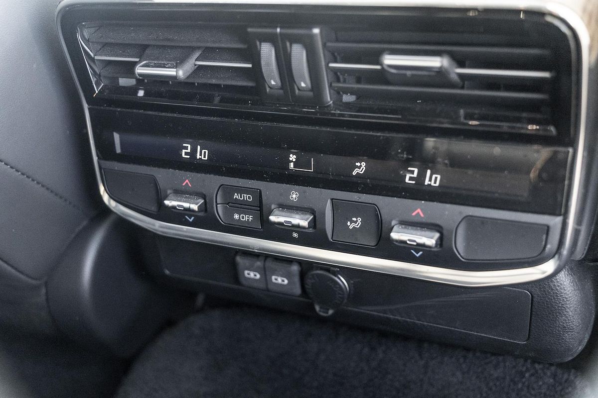 2024 Toyota Landcruiser VX FJA300R